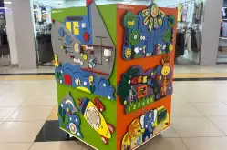 Бизиборды «Приоритет» украсили детскую зону фудкорта в ТЦ БУМ СИТИ Брянск!